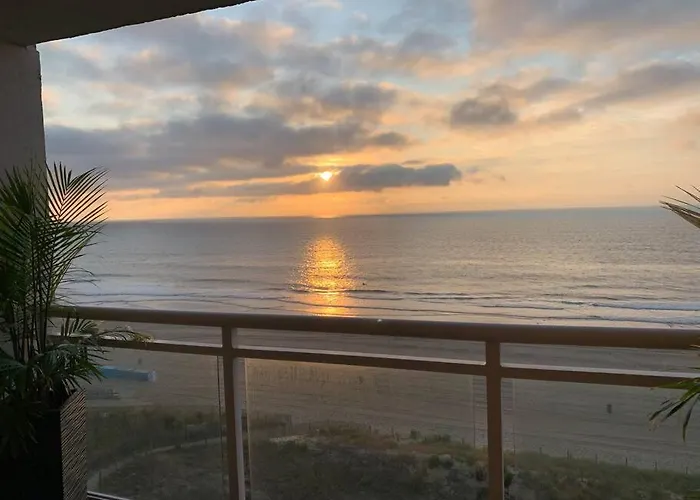 Oceanfront 2 Bedroom Modern W Pool *