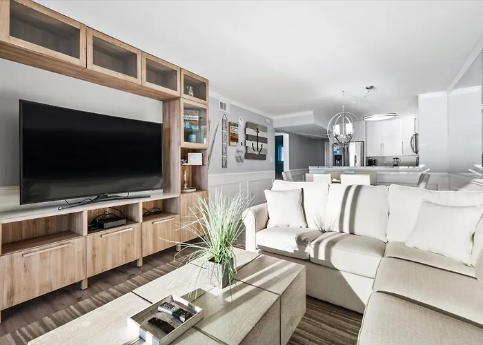 Oceanfront 2 Bedroom Modern W Pool