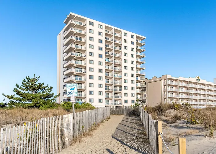 Oceanfront 2 Bedroom Modern W Pool